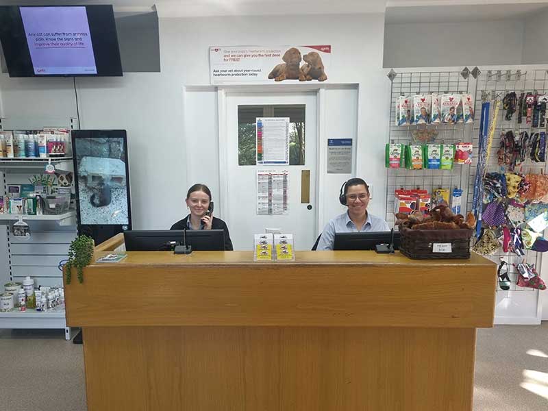 Bannockburn Vet - Reception - Amber and Loiuse